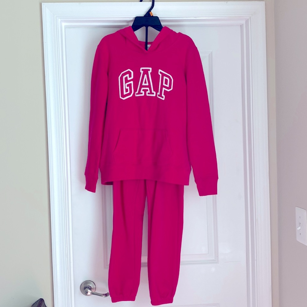 GAP Jogger sweatsuit. Big Girl or Petite Woman